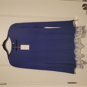 Beautiful Womens Top NWT